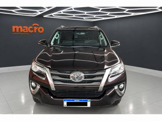 TOYOTA HILUX SW4 2.7 SRV 7 LUGARES 4X2 16V FLEX 4P AUTOMÁTICO