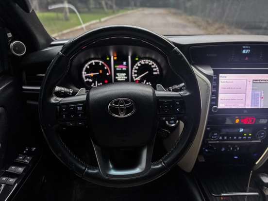 TOYOTA-HILUX SW4-2.8 D-4D TURBO DIESEL DIAMOND 7L 4X4 AUTOMÁTICO TOYOTA-HILUX SW4-2022