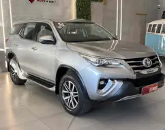 TOYOTA HILUX SW4 2.8 SRX 4X4 16V TURBO INTERCOOLER DIESEL 4P AUTOMÁTICO TOYOTA HILUX SW4 2.8 SRX 4X4 16V TURBO INTERCOOLER DIESEL 4P AUTOMÁTICO
