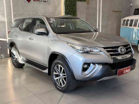 TOYOTA-HILUX SW4-2.8 SRX 4X4 16V TURBO INTERCOOLER DIESEL 4P AUTOMÁTICO TOYOTA-HILUX SW4-2018