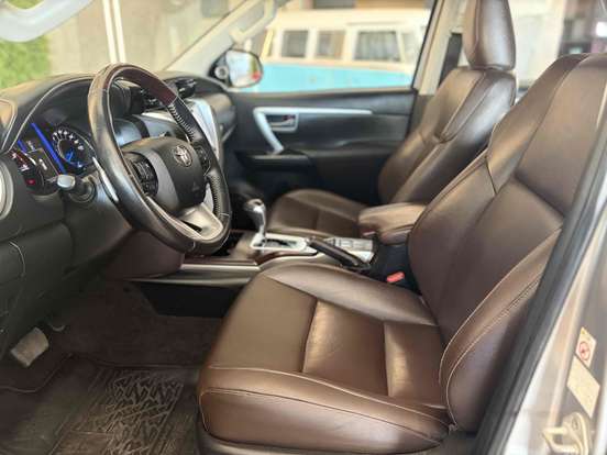 TOYOTA-HILUX SW4-2018