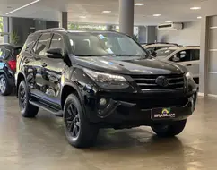 TOYOTA HILUX SW4 2.8 SRX 4X4 7 LUGARES 16V TURBO INTERCOOLER DIESEL 4P AUTOMÁTICO TOYOTA HILUX SW4 2.8 SRX 4X4 7 LUGARES 16V TURBO INTERCOOLER DIESEL 4P AUTOMÁTICO