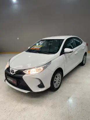 TOYOTA-YARIS-2024