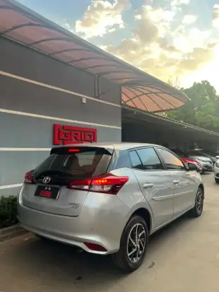 TOYOTA-YARIS-2022