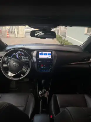 TOYOTA-YARIS-2022