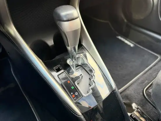 TOYOTA-YARIS-2021