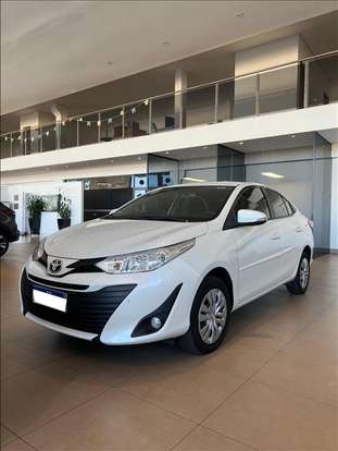 TOYOTA-YARIS-2020