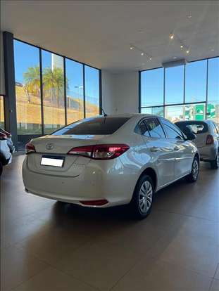 TOYOTA-YARIS-2020