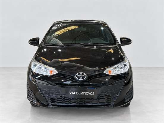 TOYOTA-YARIS-2019