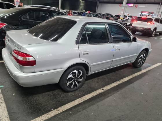 TOYOTA COROLLA 1.8 XLI 16V GASOLINA 4P AUTOMÁTICO