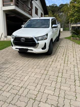 TOYOTA HILUX 2.8 D-4D TURBO DIESEL CD SRV 4X4 AUTOMÁTICO
