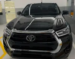 TOYOTA HILUX 2.8 D-4D TURBO DIESEL CD SRX 4X4 AUTOMÁTICO TOYOTA HILUX 2.8 D-4D TURBO DIESEL CD SRX 4X4 AUTOMÁTICO