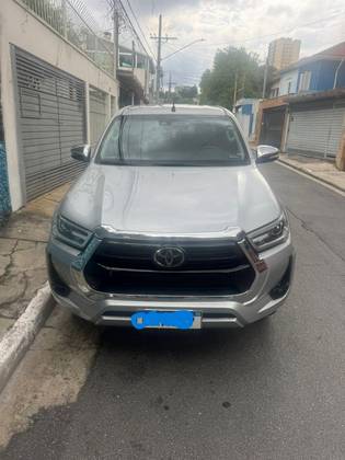 TOYOTA HILUX 2.8 D-4D TURBO DIESEL CD SRX 4X4 AUTOMÁTICO
