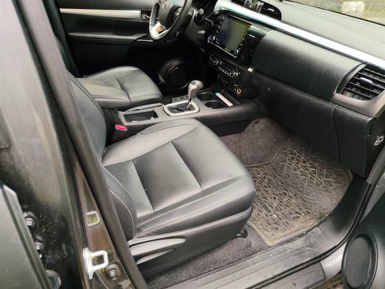 TOYOTA HILUX 2.8 SRV 4X4 CD 16V DIESEL 4P AUTOMÁTICO