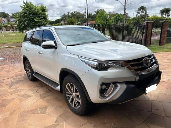 TOYOTA HILUX SW4 2.8 SRX 4X4 16V TURBO INTERCOOLER DIESEL 4P AUTOMÁTICO