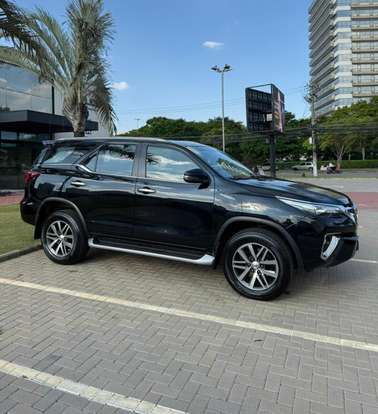TOYOTA-HILUX SW4-2020