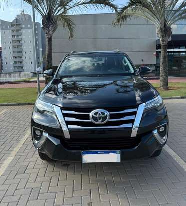 TOYOTA-HILUX SW4-2020