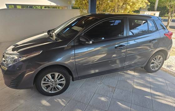 TOYOTA YARIS 1.3 16V FLEX XL LIVE MULTIDRIVE