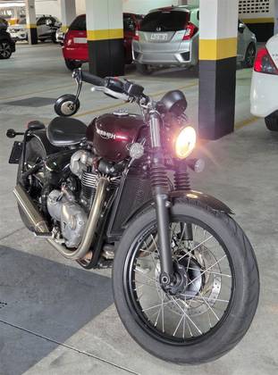 TRIUMPH BONNEVILLE BOBBER 1200 