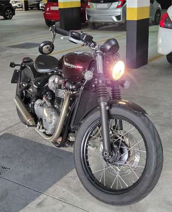 TRIUMPH-BONNEVILLE BOBBER 1200-2018