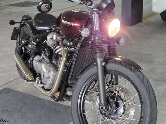 TRIUMPH-BONNEVILLE BOBBER 1200 TRIUMPH-BONNEVILLE BOBBER 1200-2018