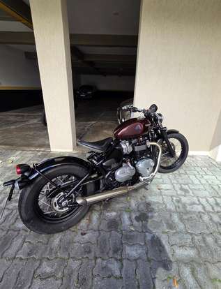 TRIUMPH-BONNEVILLE BOBBER 1200-2018