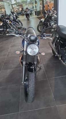 TRIUMPH-STREET TWIN-2022
