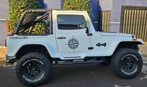 TROLLER RF 2.0 SPORT 4X4 TETO DE LONA GASOLINA 2P MANUAL