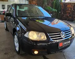 VOLKSWAGEN BORA 2.0 MI 8V FLEX 4P AUTOMÁTICO VOLKSWAGEN BORA 2.0 MI 8V FLEX 4P AUTOMÁTICO