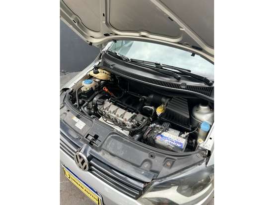 VOLKSWAGEN-FOX-2012
