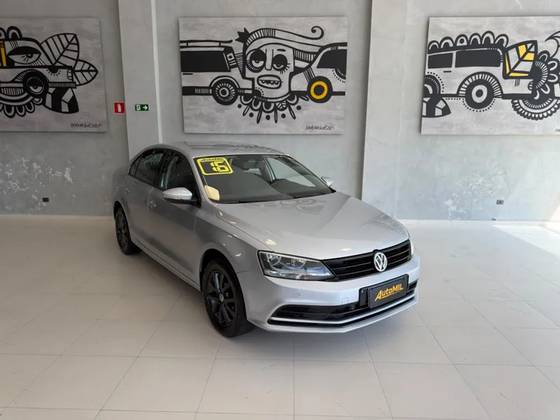 VOLKSWAGEN JETTA 2.0 TRENDLINE FLEX 4P TIPTRONIC