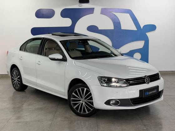 VOLKSWAGEN JETTA 2.0 TSI HIGHLINE 211CV GASOLINA 4P TIPTRONIC
