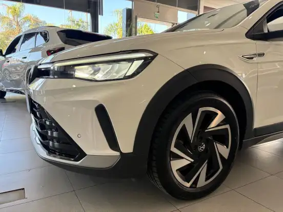 VOLKSWAGEN-NIVUS-1.0 200 TSI TOTAL FLEX HIGHLINE AUTOMÁTICO VOLKSWAGEN-NIVUS-2025