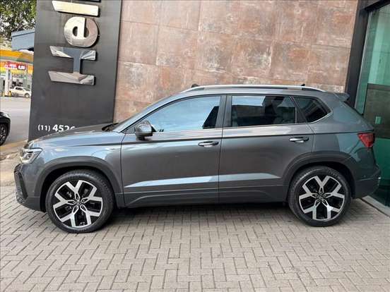 VOLKSWAGEN-TAOS-2024