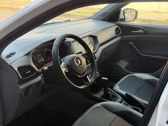 VOLKSWAGEN-T-CROSS-2021