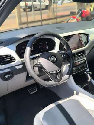 VOLKSWAGEN-T-CROSS-2019