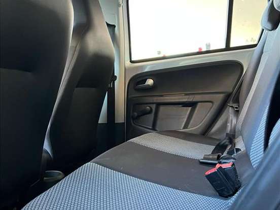 VOLKSWAGEN-UP-1.0 MPI MOVE UP 12V FLEX 4P AUTOMATIZADO VOLKSWAGEN-UP-2015