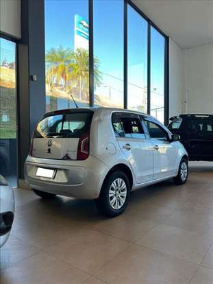 VOLKSWAGEN-UP-2015