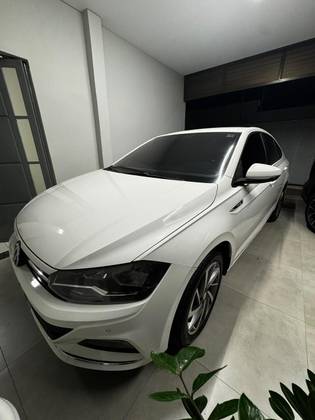 VOLKSWAGEN VIRTUS 1.0 200 TSI HIGHLINE AUTOMÁTICO