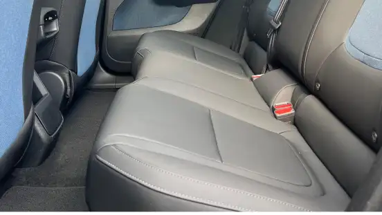 VOLVO-EX30-2024