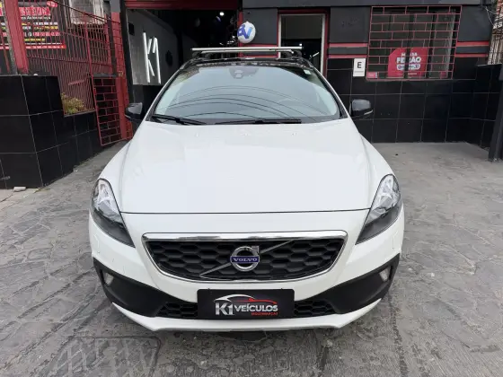 VOLVO V40 2.0 T5 CROSS COUNTRY AWD TURBO GASOLINA 4P AUTOMÁTICO