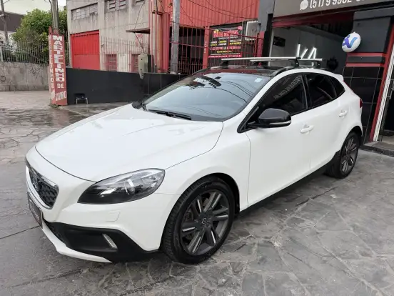 VOLVO-V40-2.0 T5 CROSS COUNTRY AWD TURBO GASOLINA 4P AUTOMÁTICO VOLVO-V40-2015