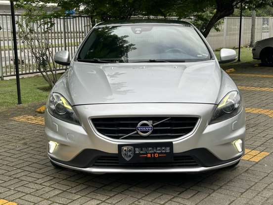 VOLVO-V40-2.0 T5 R DESIGN TURBO GASOLINA 4P AUTOMÁTICO VOLVO-V40-2015