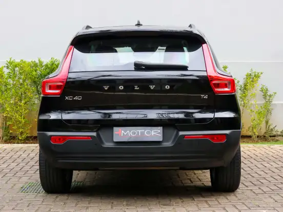 VOLVO-XC40-2.0 T4 GASOLINA GEARTRONIC VOLVO-XC40-2018