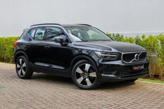 VOLVO-XC40-2018