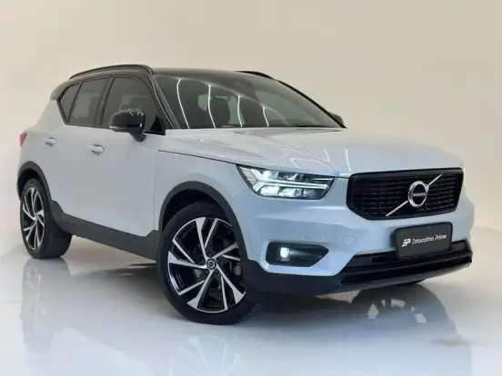 VOLVO-XC40-2019
