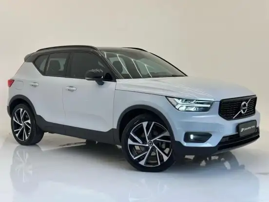 VOLVO-XC40-2019