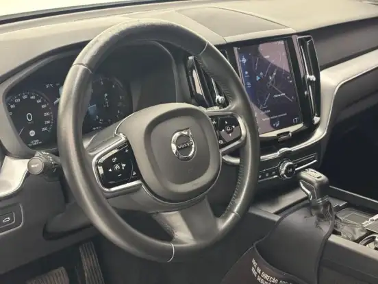 VOLVO-XC60-2019
