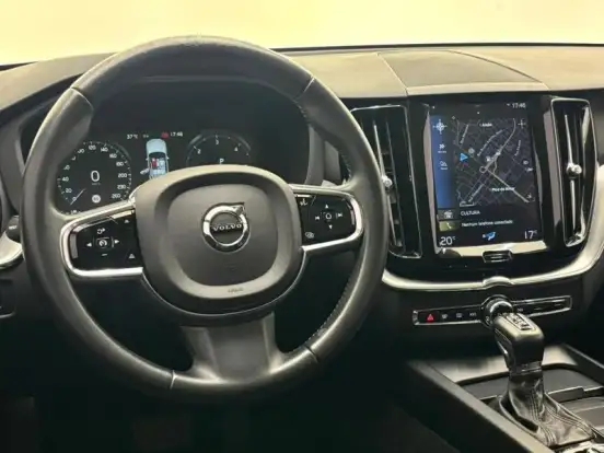 VOLVO-XC60-2.0 D5 DIESEL MOMENTUM AWD GEARTRONIC VOLVO-XC60-2019
