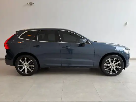 VOLVO-XC60-2019